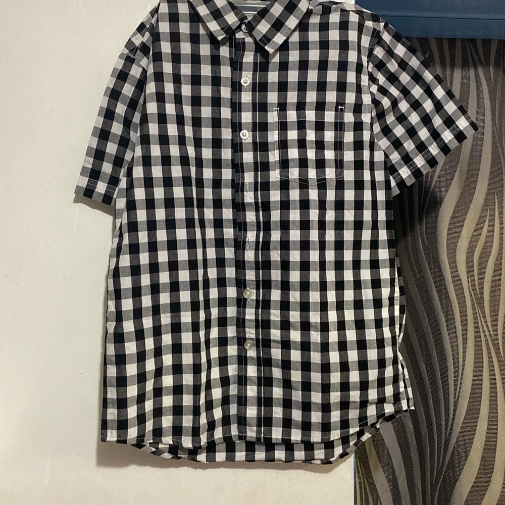 Little boys Shirt Size 12, Color Black and White